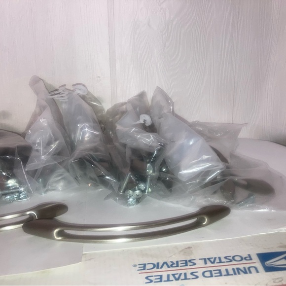 Satin Nickel Open Arch Pull Amerock Essential'z Collection - Picture 1 of 11